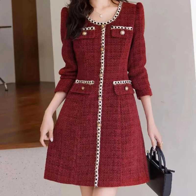 Fragrant New Small Style Solid Splicing Chain Heavy Industry Slimming Shoulder Cushion Temperament Thickened Waist French Dress C260917
