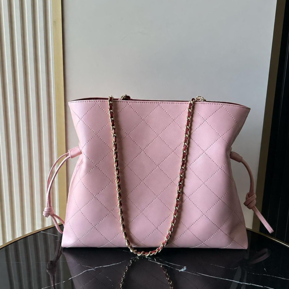 Quilted Tote Bag Relaxed Soft Leather Drawstring Side Large Capacity Chain Shoulder Carryall for Shopping Top-Tier Designer New Arrival