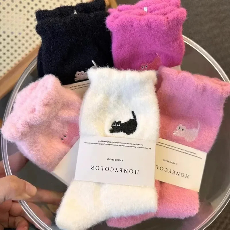 3Pairs Premium Feel Cute Cat Cozy Hairy Mink Velvet Socks Autumn Winter Hosiery Thickened Plush Warm Sleep Home Fluffy Socks 260917