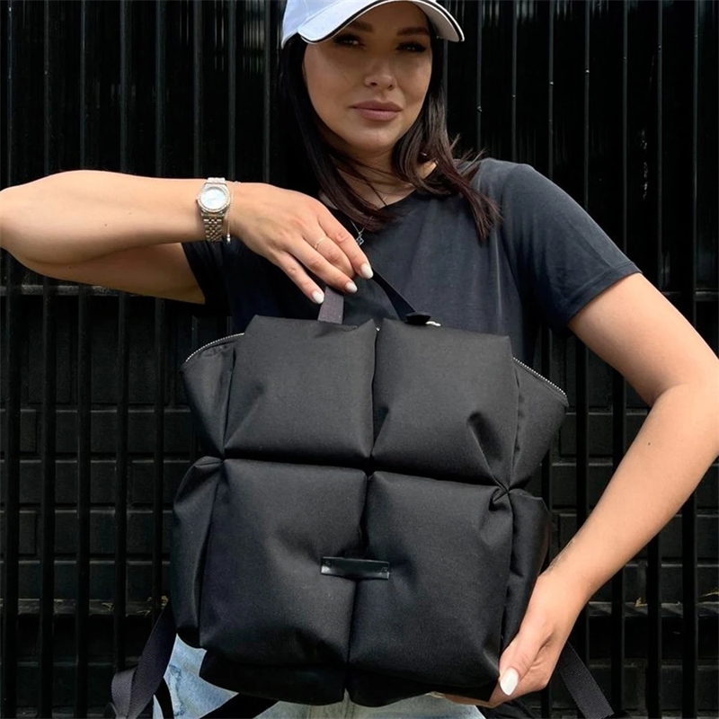 Fashion er Women's Backpack Winter Quilted Shoulder Bags for Women Space Down Padded Handbags Large Travel Bag Unisex Chic 260916
