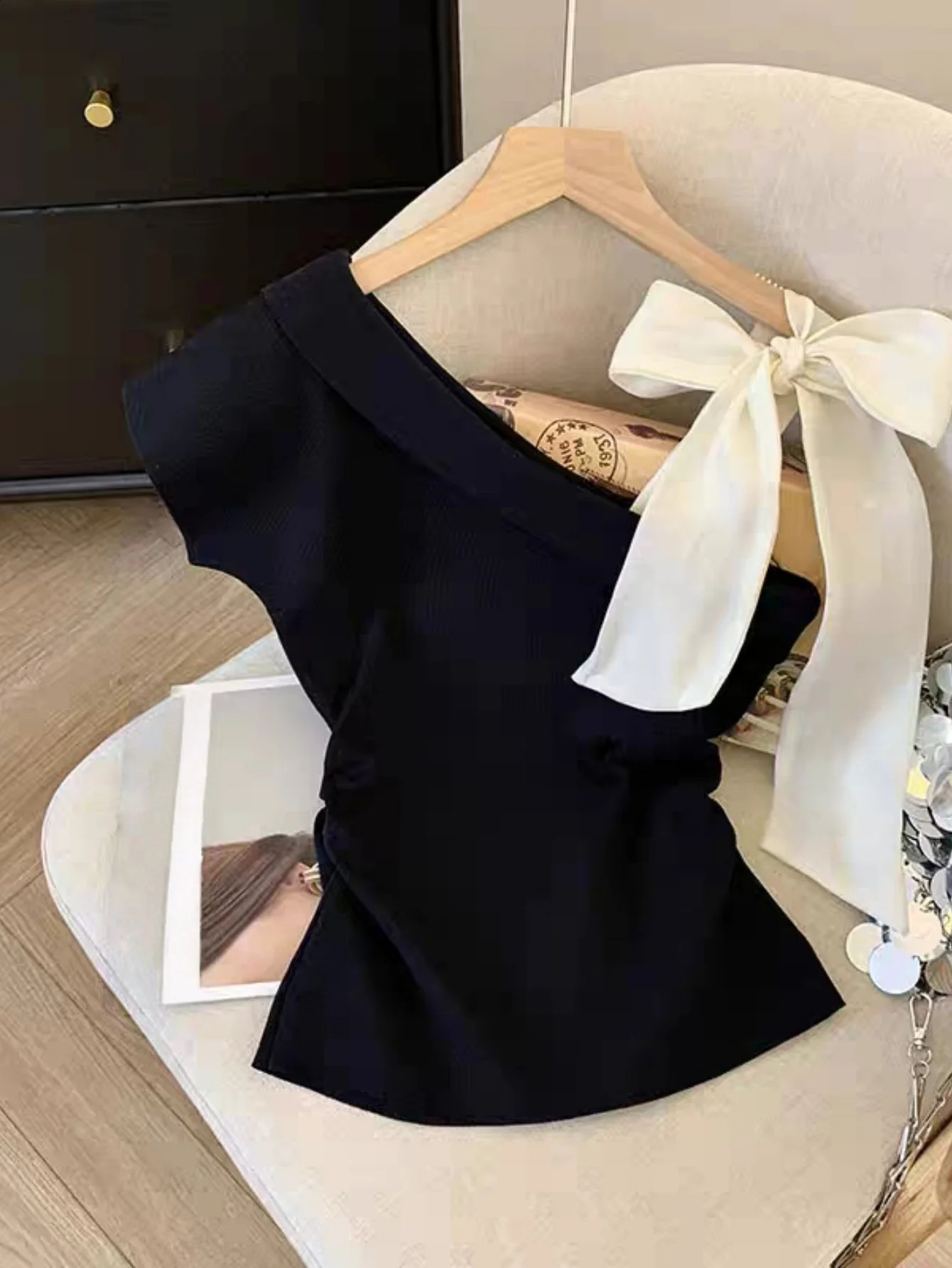 2026 Summer Women Fashion Slash Neck One Shoulder Knitted T-shirt Hit Color Bow Decoration Off Shoulder Short Pullover Tops 260916