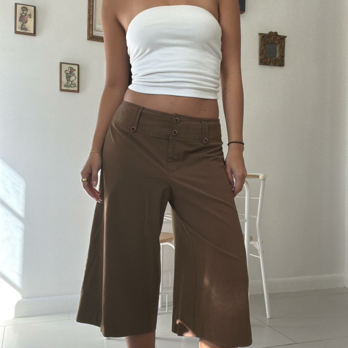 American retro casual pocket-style, low-waist, straight-leg mid-length pants, street style, relaxed and stylish, with a flowing, wide-leg design 27