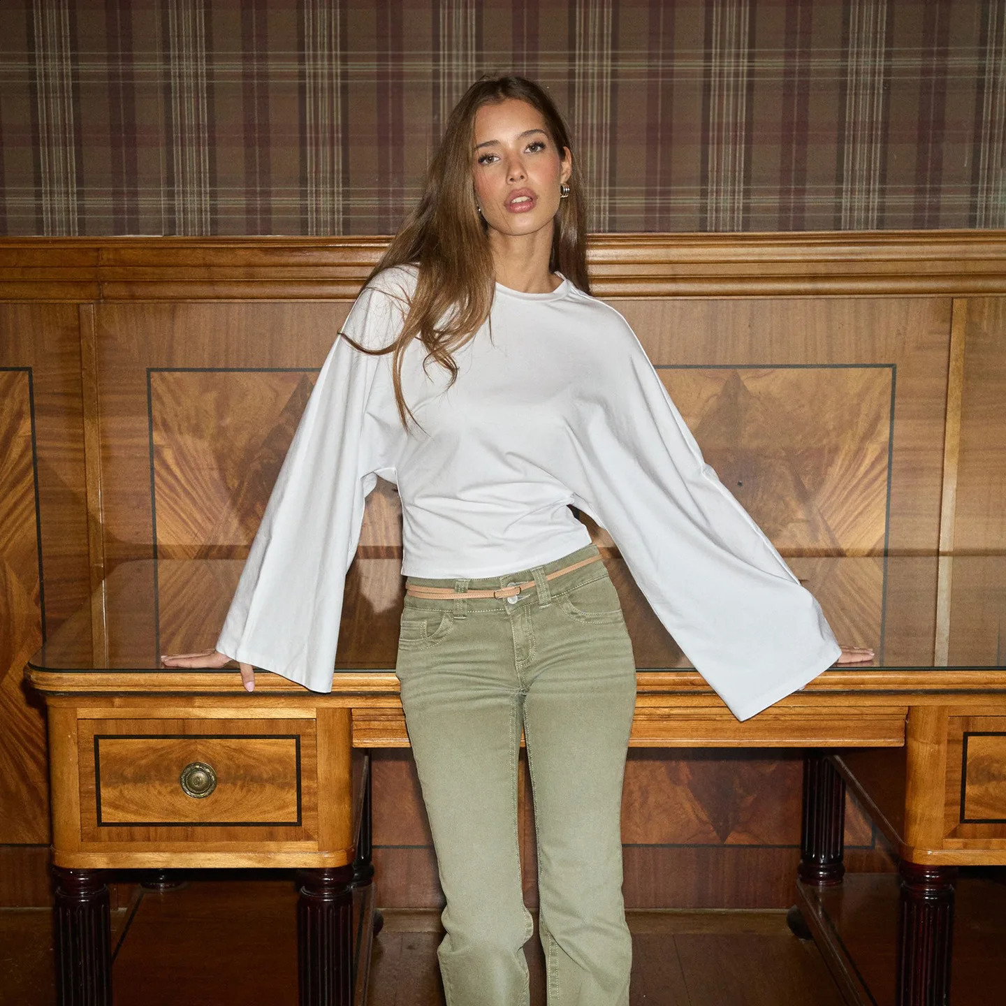 2026 Women Solid O-Neck T-Shirts Front Shoulder Wide Long Sleeve Cinched Waist Slim Top Female Casual Simple Versatile Tshirts 260917