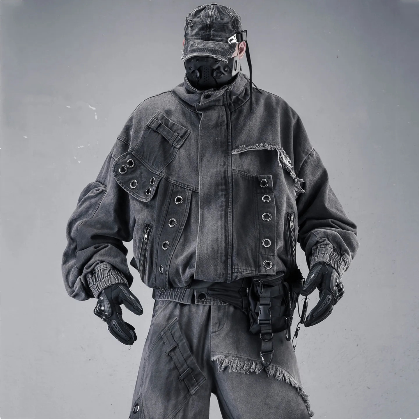 Men Vintage Washed Denim Jacket Frayed Ripped Hole Stand Collar Punk Techwear Coat Metal Eyelet Tactical Pockets Loose Outerwear 260916