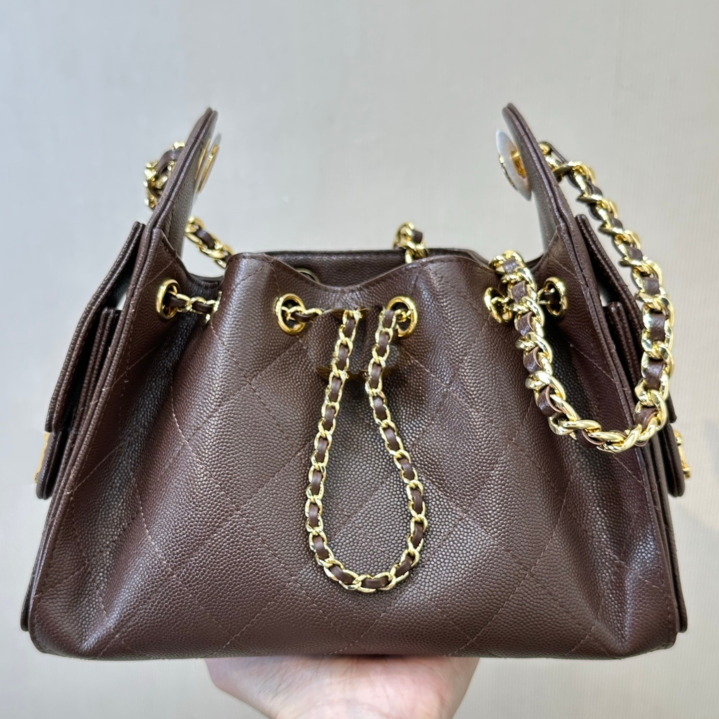 2026 new mini 25 handbag bags mirror quality designer bag chocolate brown with shiny gold chain luxury women shoulder bags drawstring hobo bags sac