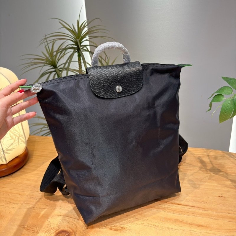 Top Designer Bags 2026 Trends macbookpro New double shoulder bag Fashionable Commuting Large Capacity Backpack Universal storage bag for both men an