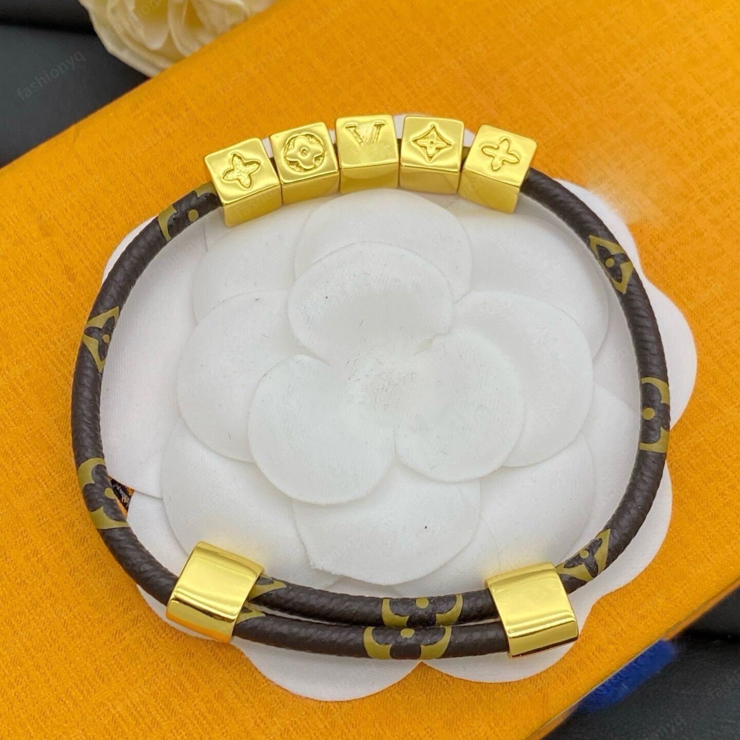Designer Jewelry Trendy Designer Bracelet Jewelry Boutique Versatile Light Luxury Popular Painted Letter Classic Bracelet For Women Gift