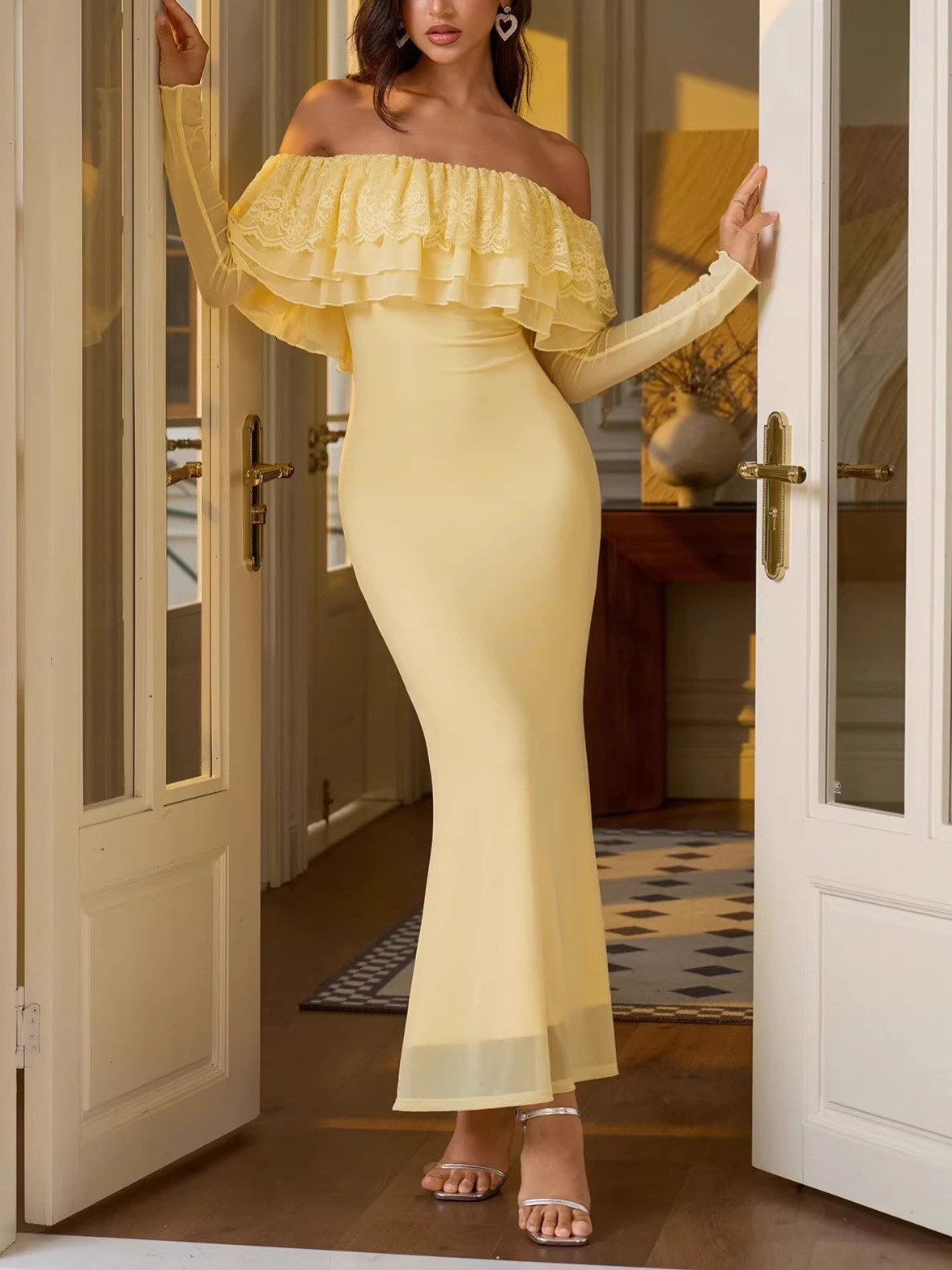 Cross-border spring new collection: European and American style, light yellow lace, layered, off-the-shoulder, sheer, long-sleeved, figure-hugging,