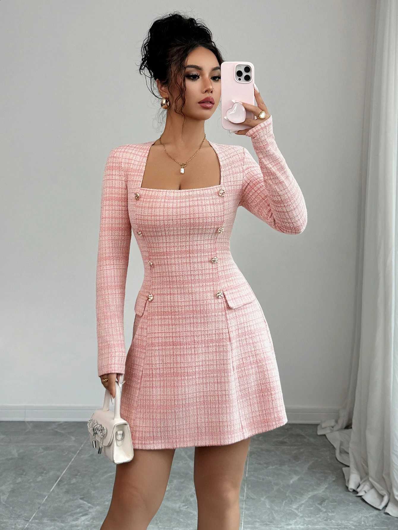 2026 Spring Summer Women's Checkered Skirt Dress Long Sleeved Simple Fashionable Design for Ladies C260917