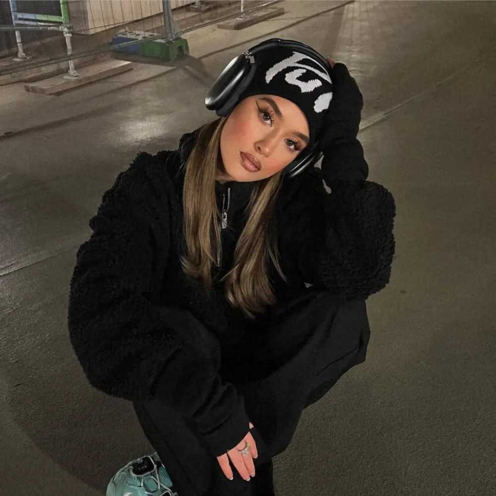 Y2k Women Caps Knitted Pink Beanies Purpill Letter Hat Men Y2k Streetwear Winter Fashion Kpop Vintage Gothic Warm Hip Hop UnisexT260916