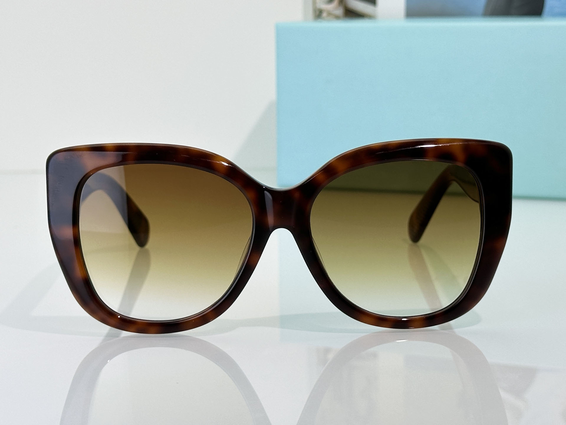Luxury Designers Womens Sunglasses For Women Men Sun Glasses Mens 5023 Designer Fashion Style Protects Eyes Random Box