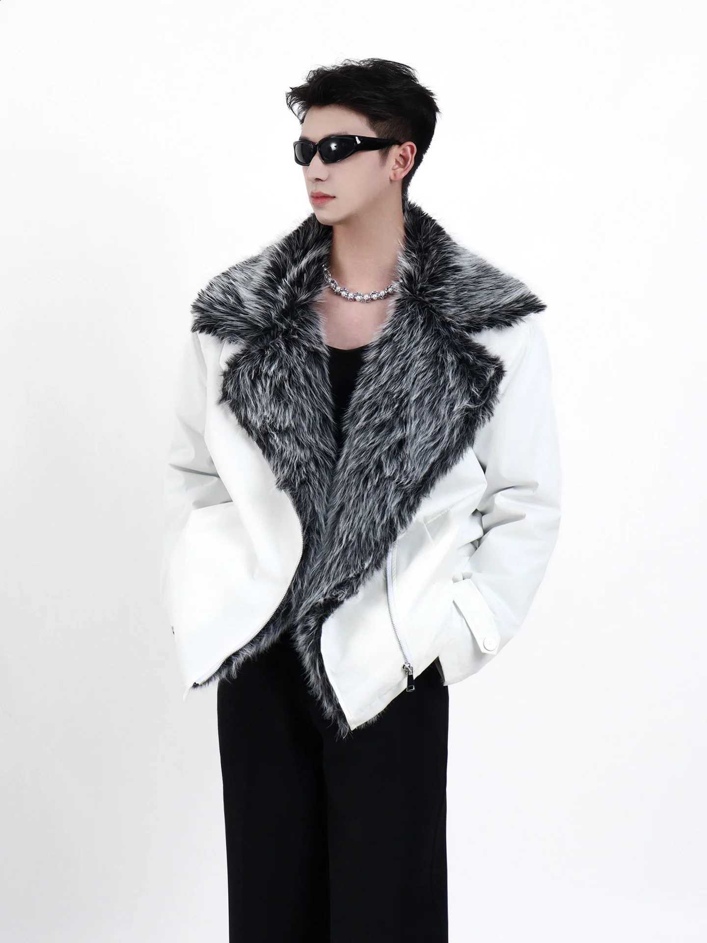 Faux Design Fashion Men's Light Fur Collar Jackets Men 2025 Winter New Warm Coats Male Handsome Trendy JacketsW260915
