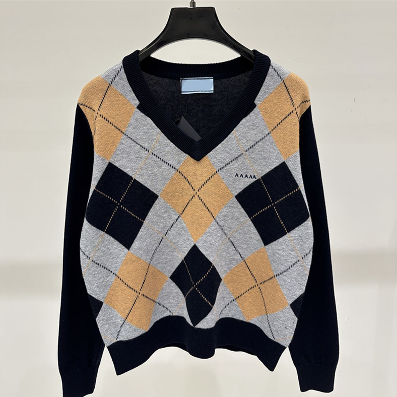 Women Retro Plaid Sweater Casual V Neck Long Sleeve Loose Sweatshirt Autumn Weekend Vacation Commute Versatile Knit Pullover