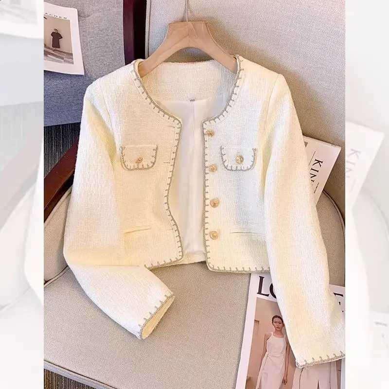 Women's White Jacket 2026 New Super Fire Spring Short Celebrity Temperament Coats C260917