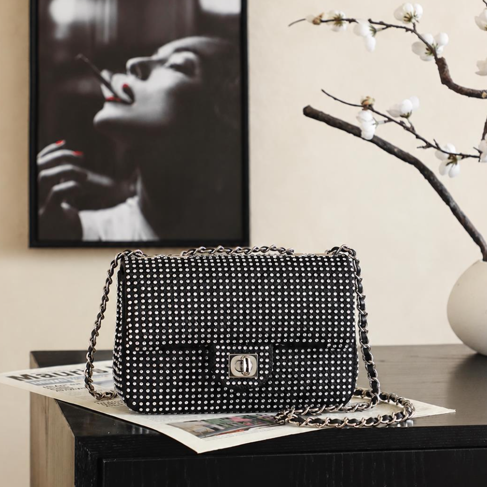 Rhinestone Shoulder Bag Dazzling Crystal Embellished Mesh Flap Chain Crossbody Purse for Weddings and Dates Top-Tier Designer New Arrival
