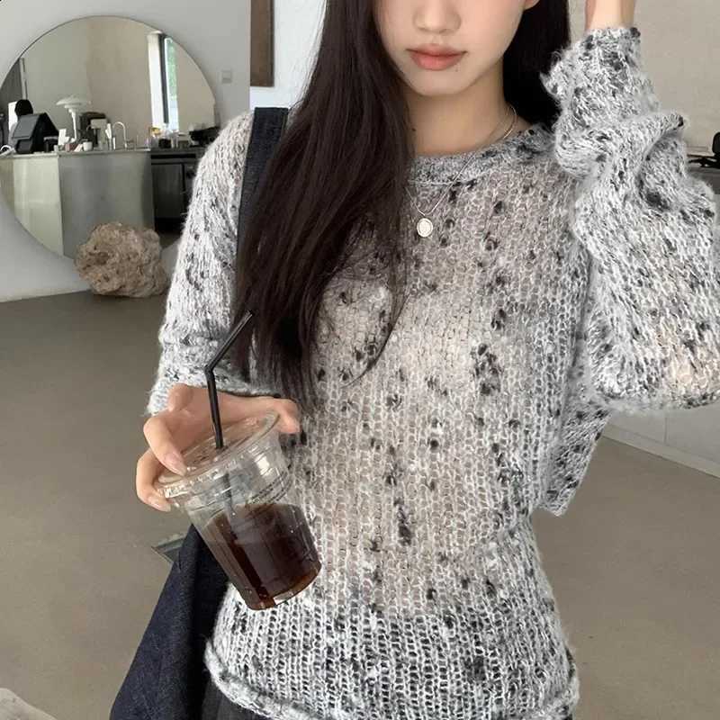 New 2025 Long Autumn/Winter Sleeved Thick Needle Knitted Loose Top Women's Black Dot Hollow Round Neck Pullover Female Clothes J260916