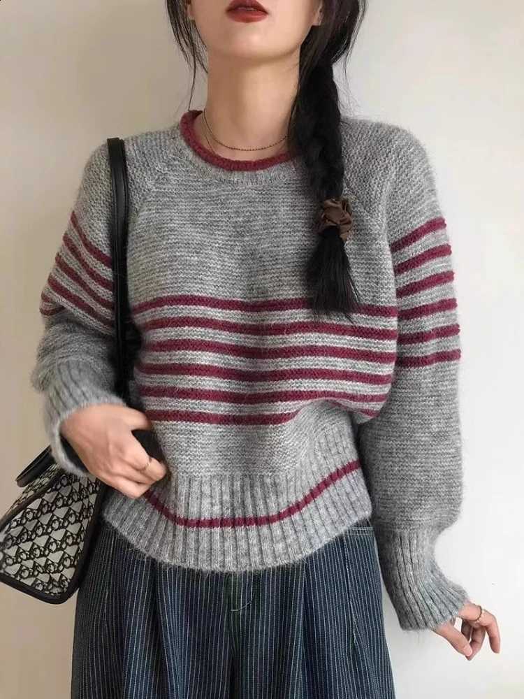 Warm 2026 Autumn Winter Long Sleeve Tops Korean O-neck Striped Knitwear Sweater Women Retro Casual Versatile Pullovers J260916