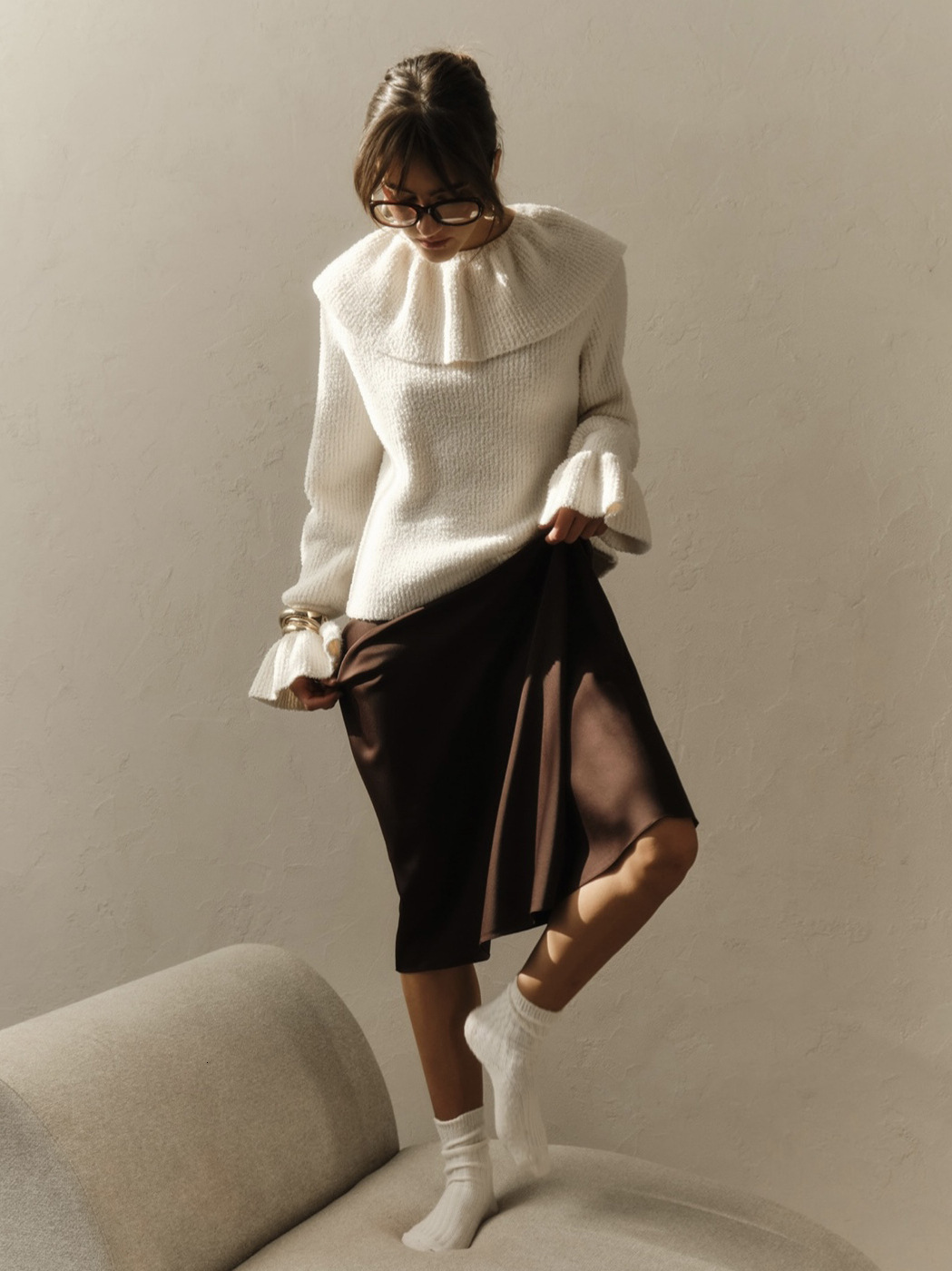 Elegant Commuter Sweater for Women, French Knit Top, Fashionable Bell Sleeves, Autumn and Winter Design, Long Sleeve, Ruffled Style, Wholesale 7e