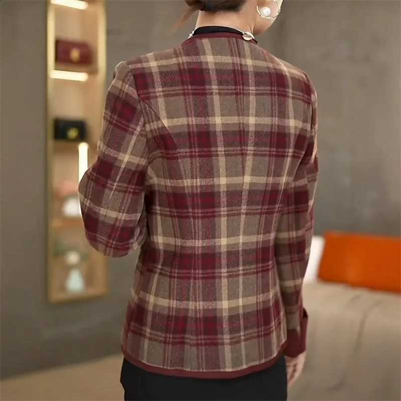 2026 Women's Coast Spring Autumn Plaid Jacket Small Fragrance Style Slim Upper Temperament Long Sleeved Casual Loose Outerwear C260917