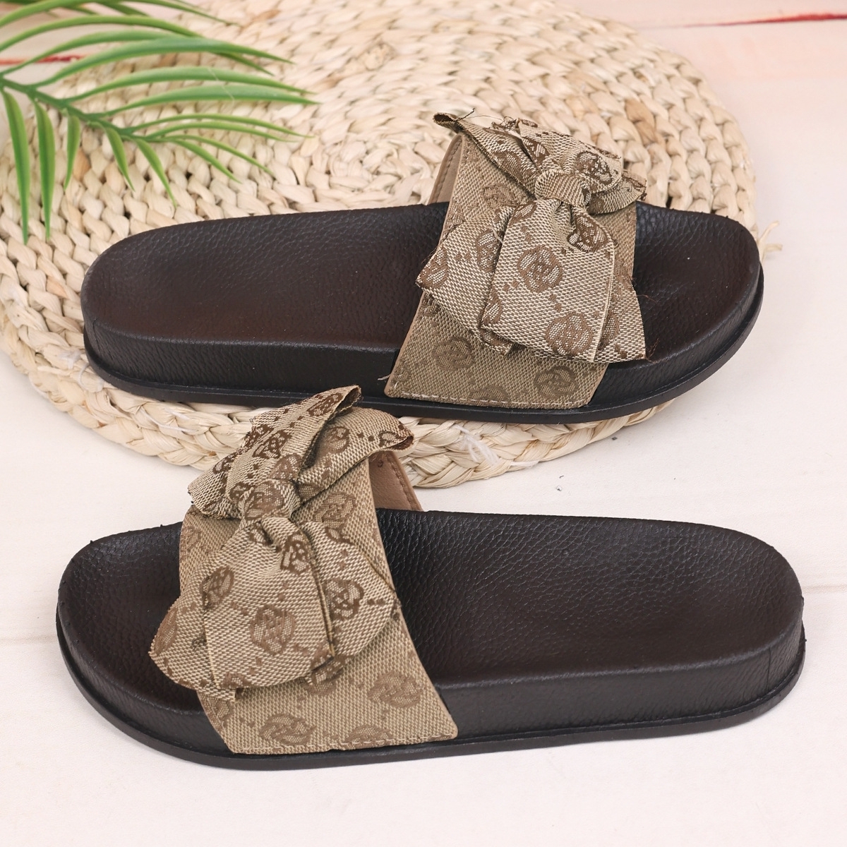 Men Shoes Free accessories Shipping Fashion Bow Platform Women Wear Embroidered Beach Slippers Black Pink Khaki Gray Plus Size Footwear