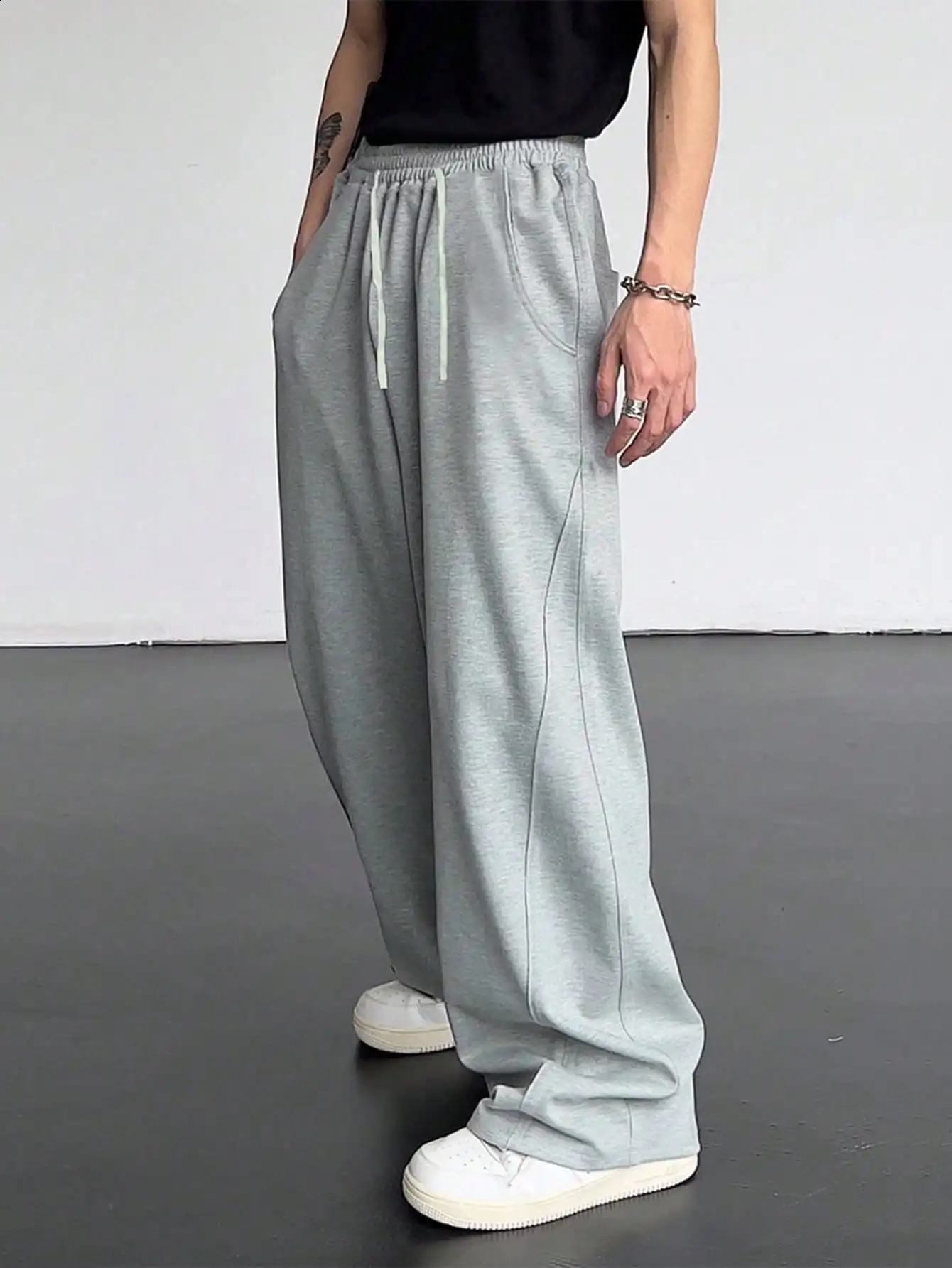Mens Straight Sweatpants Wide Leg Track Pants Sports Baggy Breathable Outdoor Jogging Fashion Streetwear Trousers 260917
