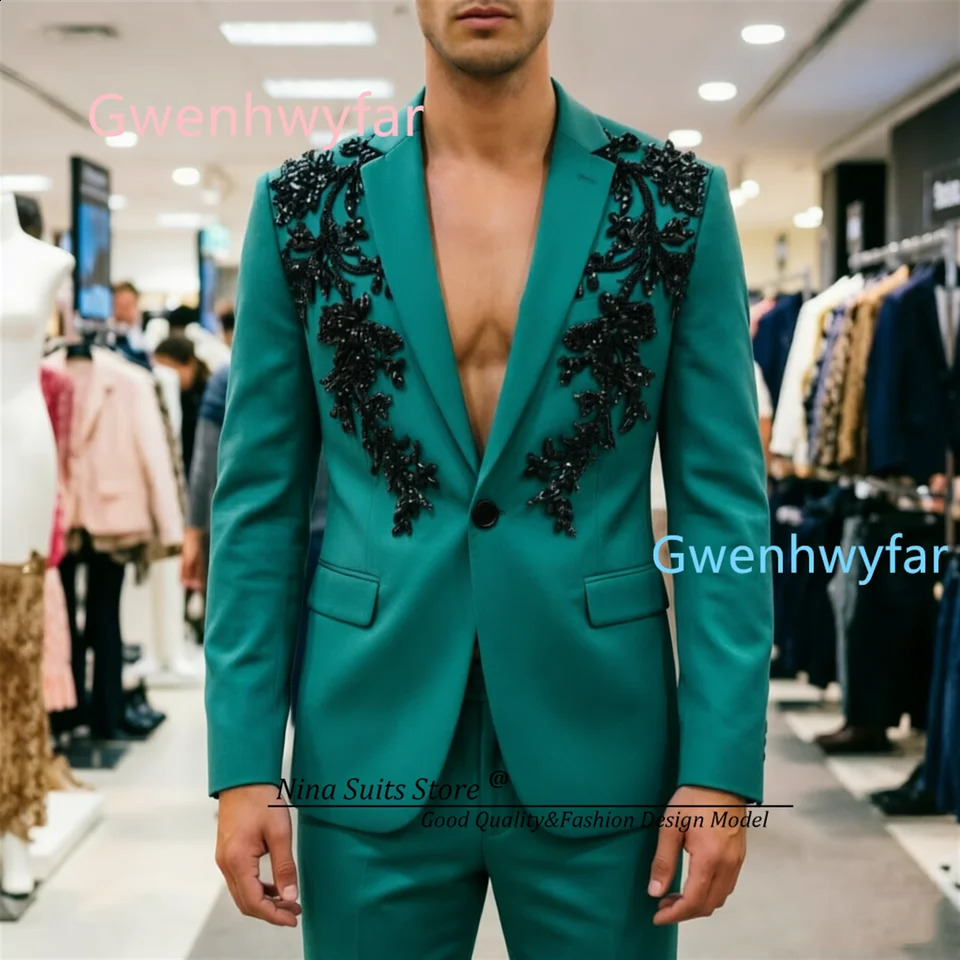 Gwenhwyfar 2026 ed Men Party Suits 2 Pieces Set Bazer Jacket Peakcock Green Suits with Black Studs Appliques 260917