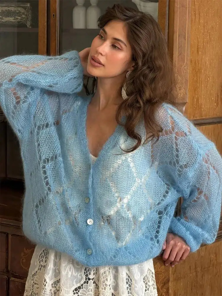 LGRQ 2026 Autumn Women Argyle Hollow Knit Cardigan Sweet Casual V Neck Single Breasted Long Sleeve Loose Sweater 19DB3068 260917