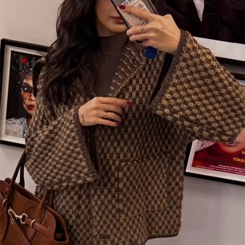 2026 Autumn Brown Long Sleeve Knitted Cardigans Women Elegant Lapel Single Breasted Loose Sweater Coat Knitwear Korean Style 260911ww