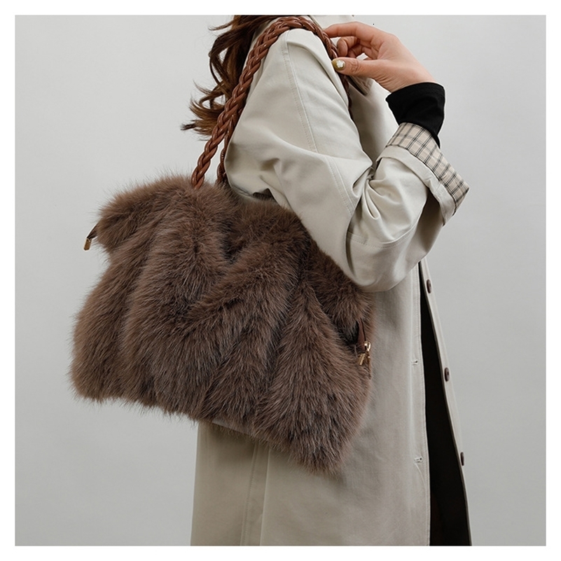 Women's Fashionable Plush Large Capacity Tote Bag High-end Pleated Fox Fur Shoulder Crossbody Bag Bag with Metal Chain260911ww