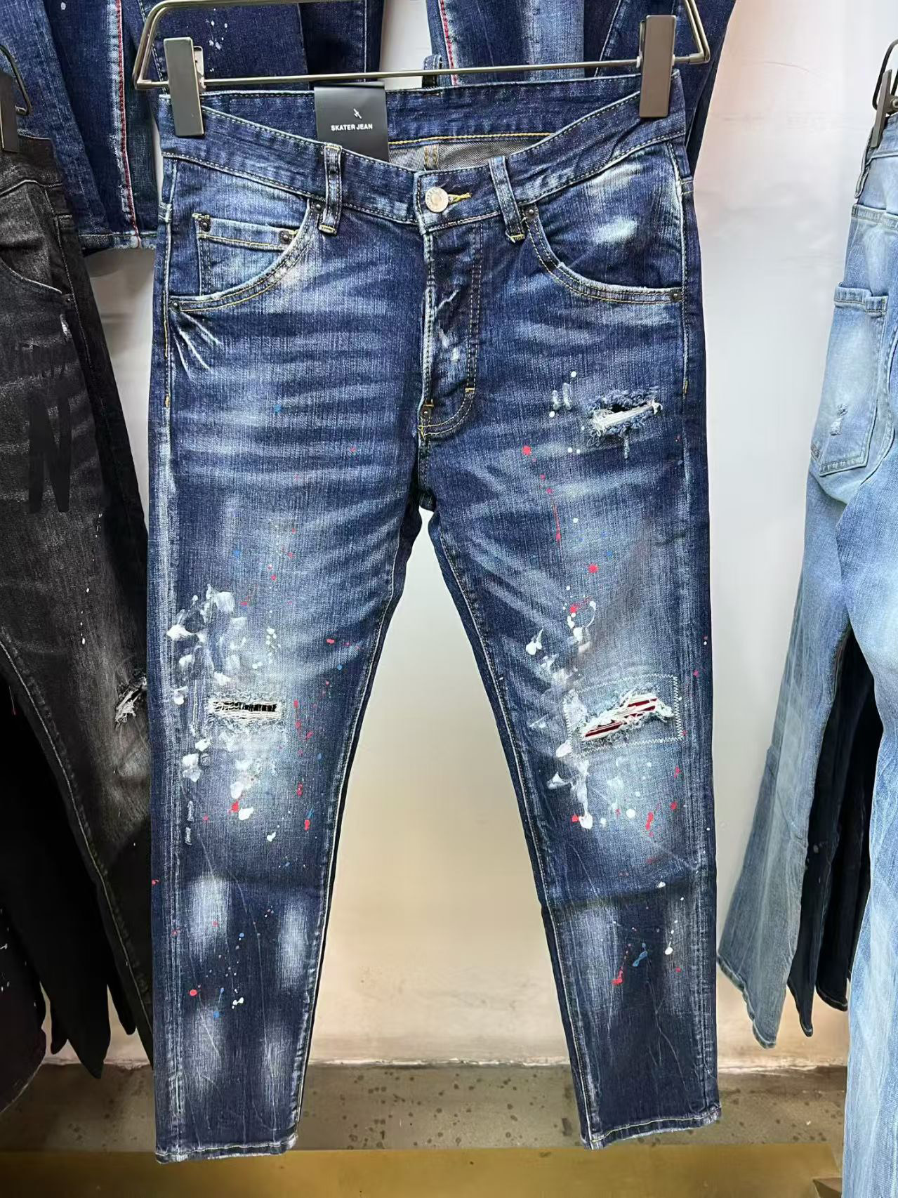 Luxury Designer Casual Mens Distressed Ripped DSQ Jeans Moto Coolguy Fit Motorcycle Button Fly D2 Denim Holes Scratched Spliced Men Dsqua2 Pants Jea