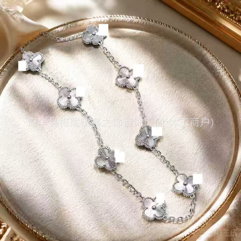 Designer Jewelry Vanly clifly necklaces CNC laser four leaf ten flower necklace end design light luxury versatile ins style lucky clover flower coll