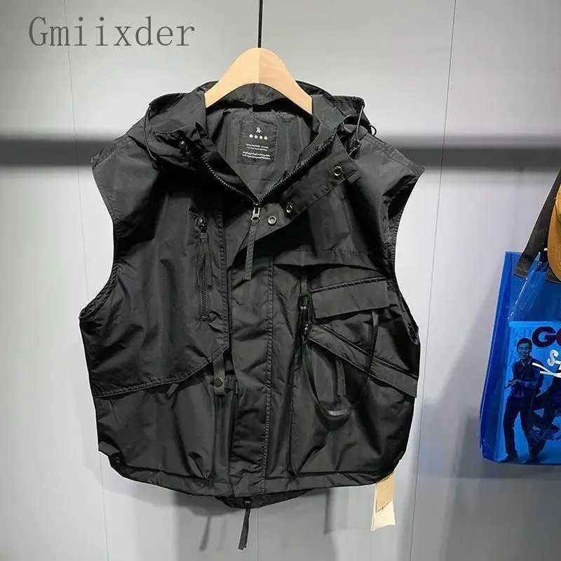 Korean Elegant Waistcoat Hooded Vest Male Female 2025 Spring New Japan Oversized Workwear Trendy Sveless Men's Vest Chic Top Q260917
