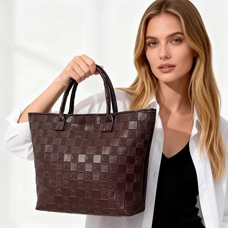 Light Deep Brown Quilted Pattern Women's Tote Bag Large Capacity Women's Vintage Woven Style Commuter Handbag H260916