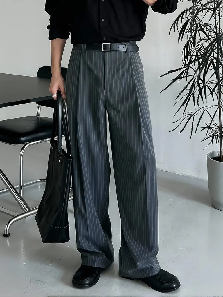 Minimalist Gray Striped Wide Leg Trousers Men Vintage Ice Silk Suit Pants Work Wear Old Money Straight Casual Loose Trousers 260917