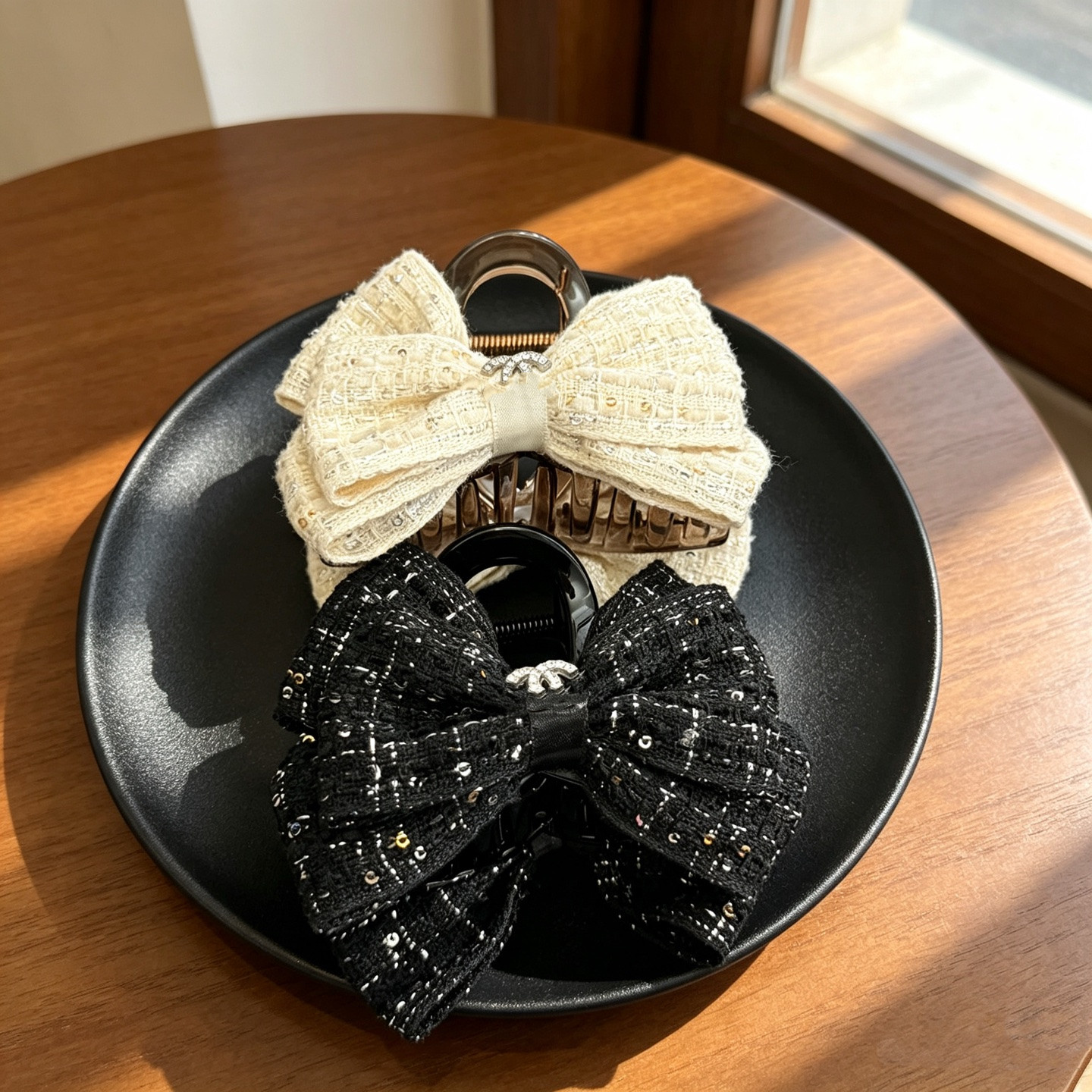 Brand Fashion Black White Hair Claws Luxury Barrettes Classic Popular Women Girls Best HairJewelry Fashion Hair Accessories