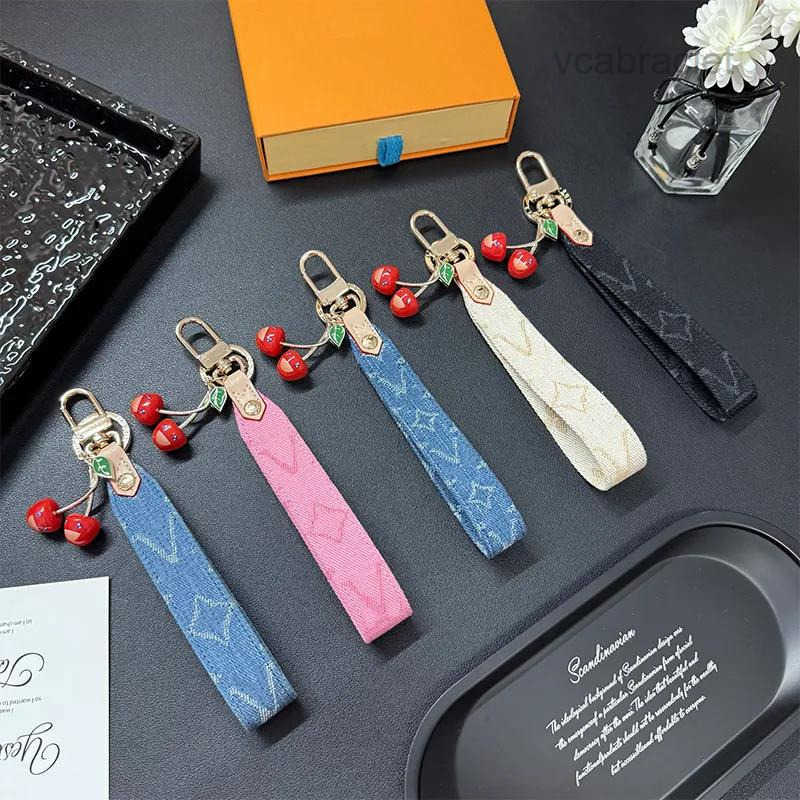 Keychain Bag Charm Designer Luxury Keyrings Leather Keychain Men Car Keyring Women Buckle Key Chains Bags Pendant Motorbike Key Ring Luckytide