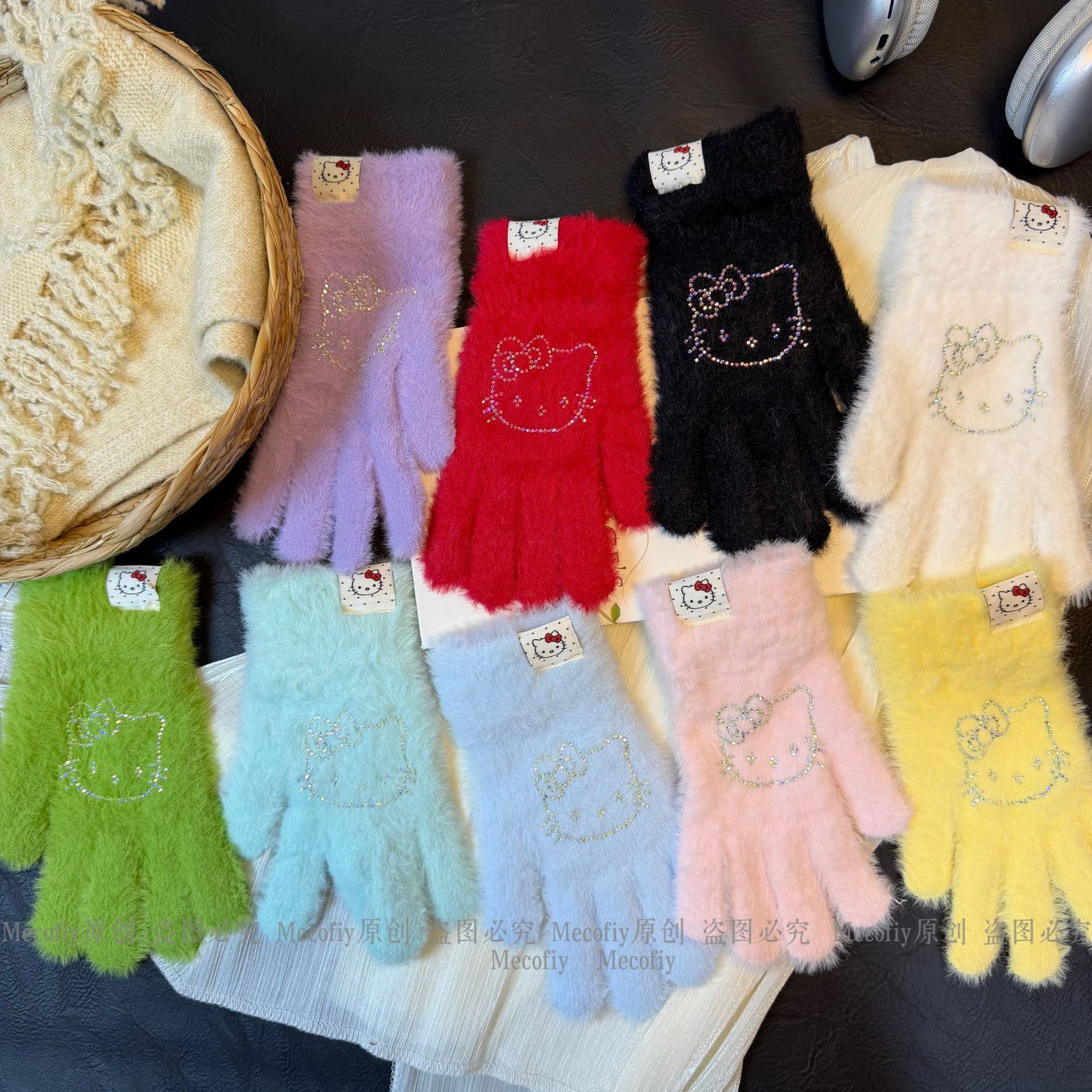 Cute KT Cat Rhinestone Fingerless 2026 New Thickened Mink Fur Winter Cycling Warm Student Knitted Gloves