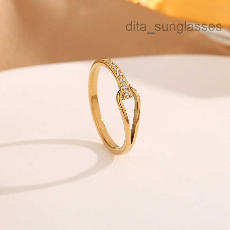 Hot Desinger Rings CZ Zircon Diamond Hollow Geometric Stainless Steel Finger Ring 18K Gold Color size 5-10 for Men Women wholesale factory price