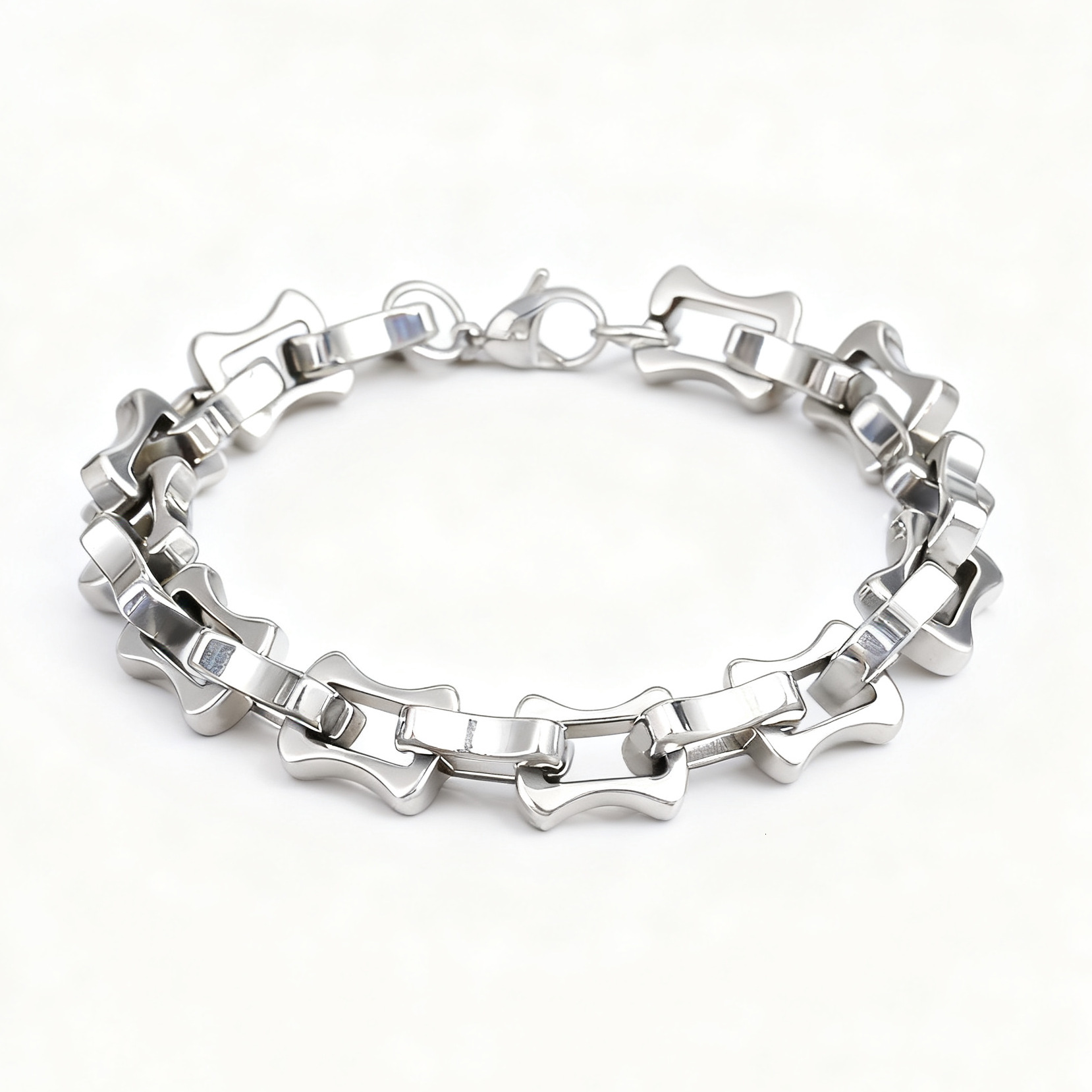 best-selling fashion titanium steel bracelet, bold dragon bone hollow handmade chain, European and American trendy street style men's bracelet
