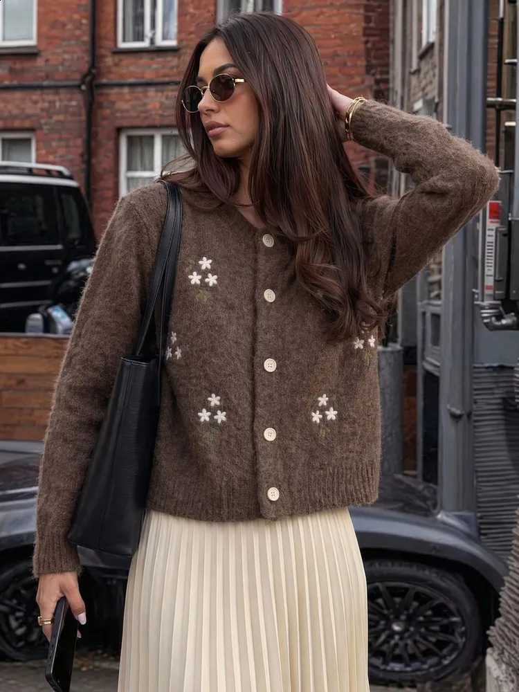 Sweater Floral Embroidery Cardigan Women 2026 Autumn Winter Long Sleeve Knit Outerwears J260916