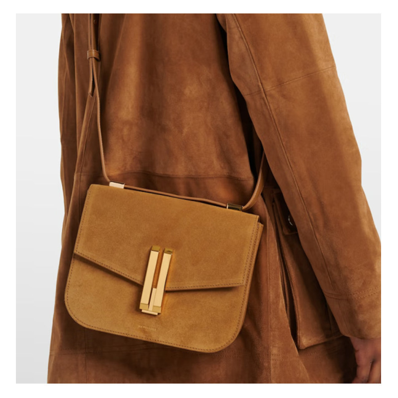 Tofu Bag: A niche British design featuring genuine leather shoulder crossbody bag, and a retro, minimalist small square bag
