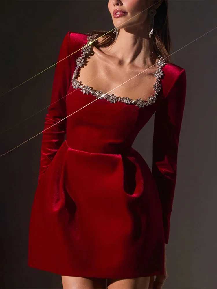Diamond Trendix Velvet Studded Dress 2025 Fashion Slim Square Collar Mini Dresses Party Vintage Bodycon Elegant Evening Dress C260917