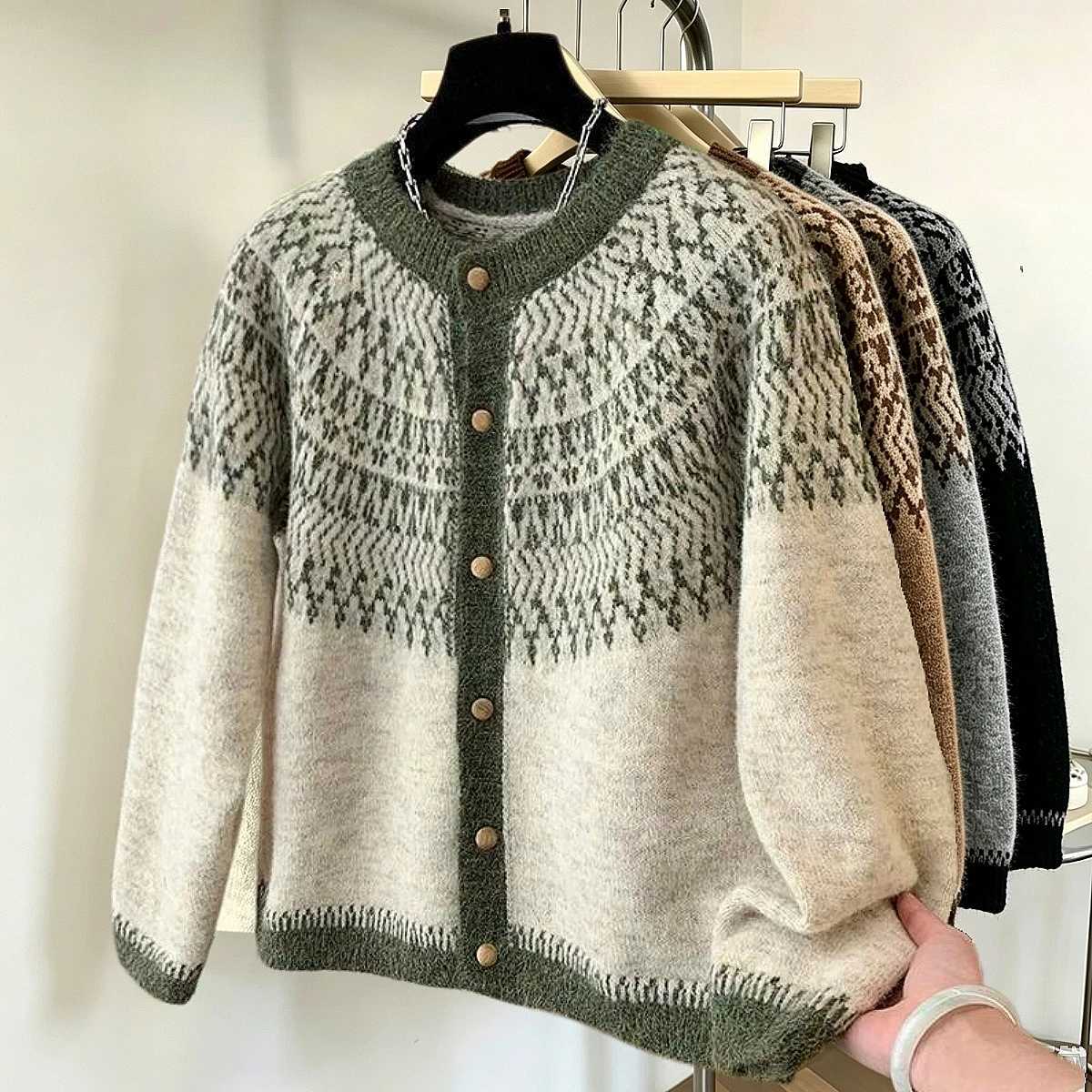 Fair-Isle Retro Jacquard Knitted Cardigan Women Autumn Winter Loose Long Sleeve O-neck Sweater Vintage Color Blocking Knit Coat S260917T98N