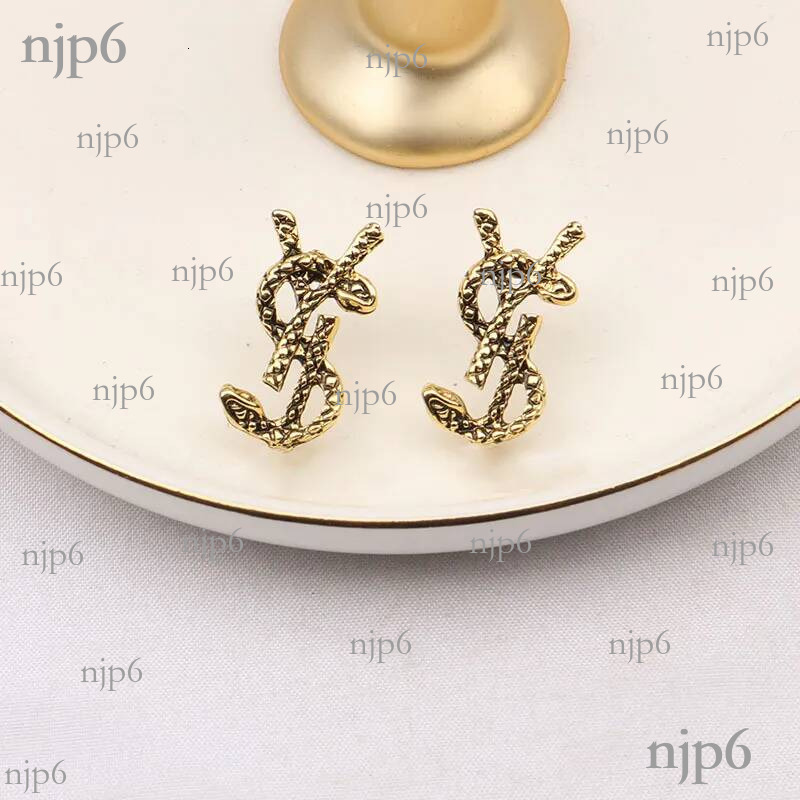 Simple Gold Plated Designer Stud Earring for Women Double Letter Round Dia Jewelry Wedding Party Gift High Quality 20style