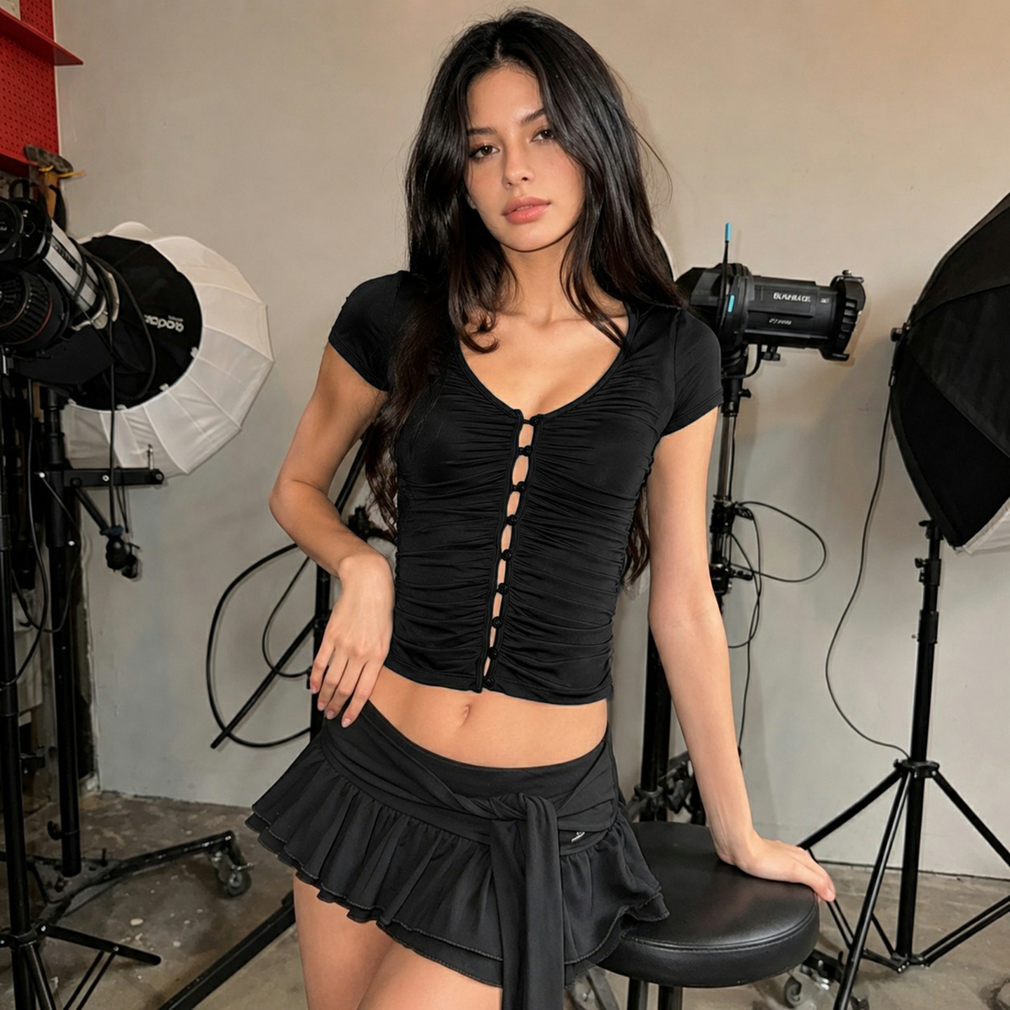 Casual street style black button-down pleated hollow-out fitted top, a fashionable and sexy short T-shirt women, perfect for any outfit 99