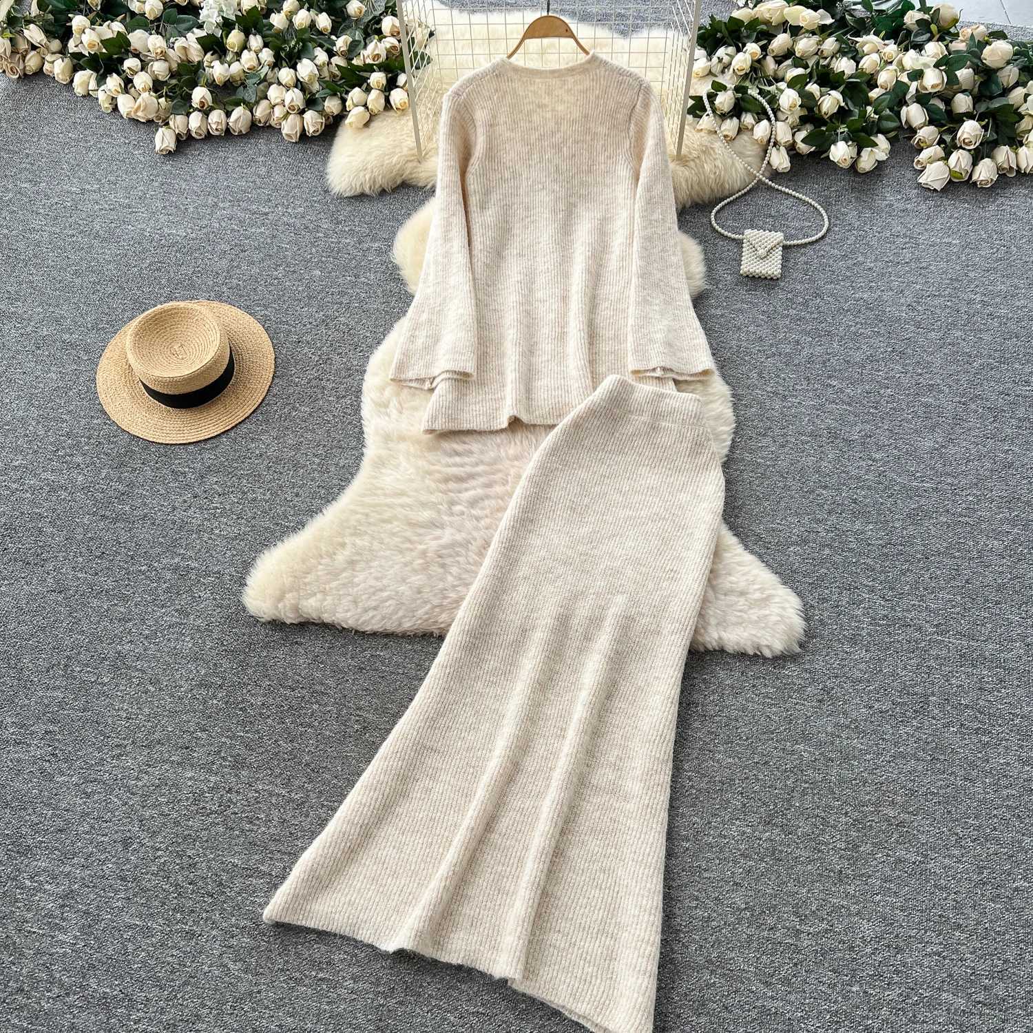 2 Casual Chic Piece Knitted Set Women's Autumn Winter Loose Round Neck Single-breasted Top+High-waist Elastic Waist Skirt SetW260915