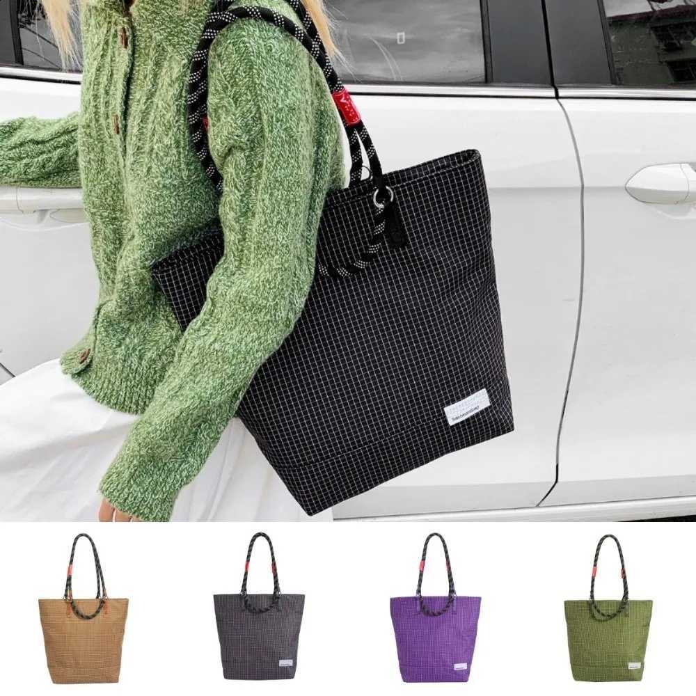 New Nylon Women's Tote Bag Checkered Zipper Closure Shoulder Bags Waterproof Large Size Underarm Bag Travel Use H260916