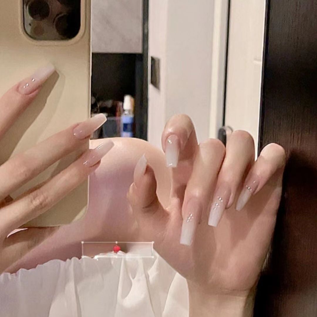 Purely press-on natural white, pure desirable, handmade gel nails, popular European-style gradient, translucent, suitable for students and brides, e
