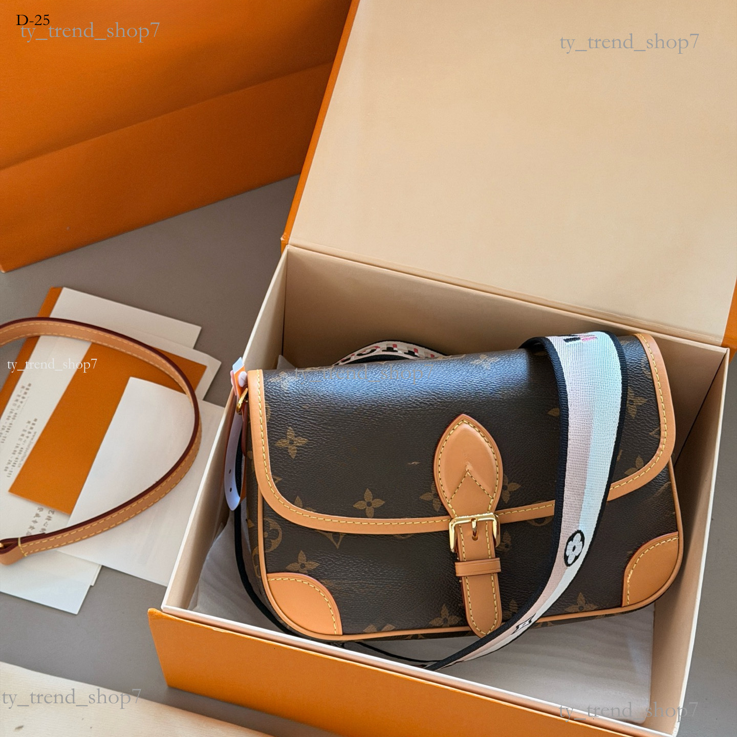 2026 Top Mini Bumbag Designer diane nano Bag takashi murakami Brown Flower monogram em Leather Crossbody Purses Messenger Men Leather Handbag Wallet