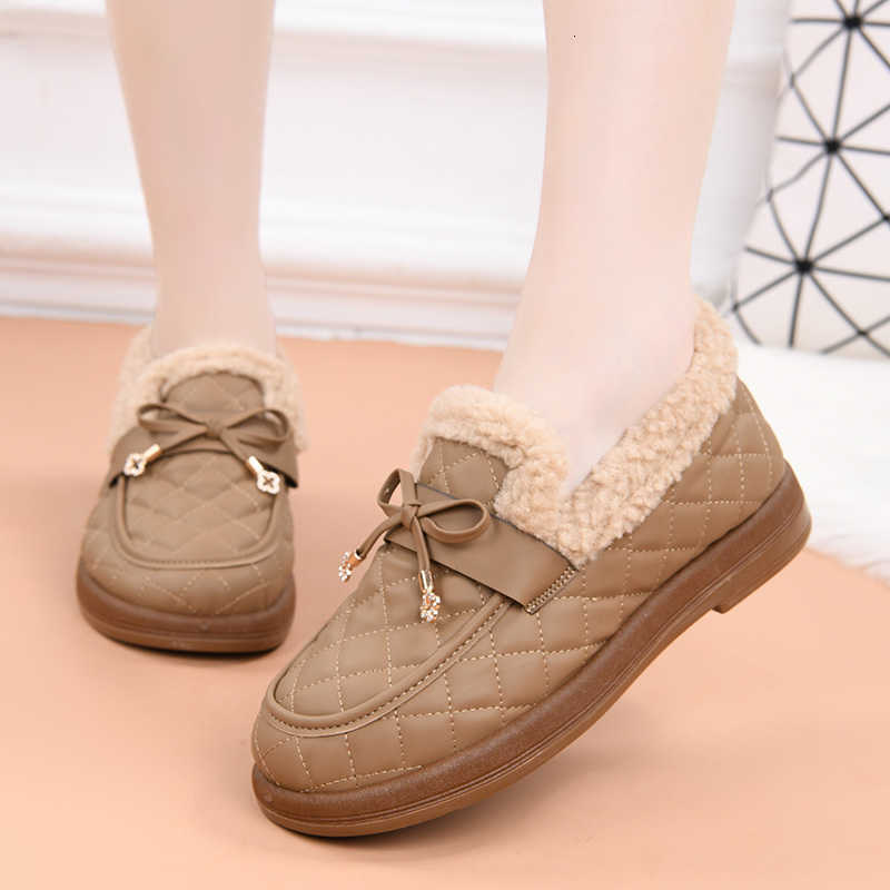 Winter Women's New Waterproof Leather Casual Plush Thickened Warm Short Boots for Mothers Comfortable and Cold-Resistant Granny Shoes D260917